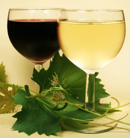 Charcoal removes color from fine grape juice